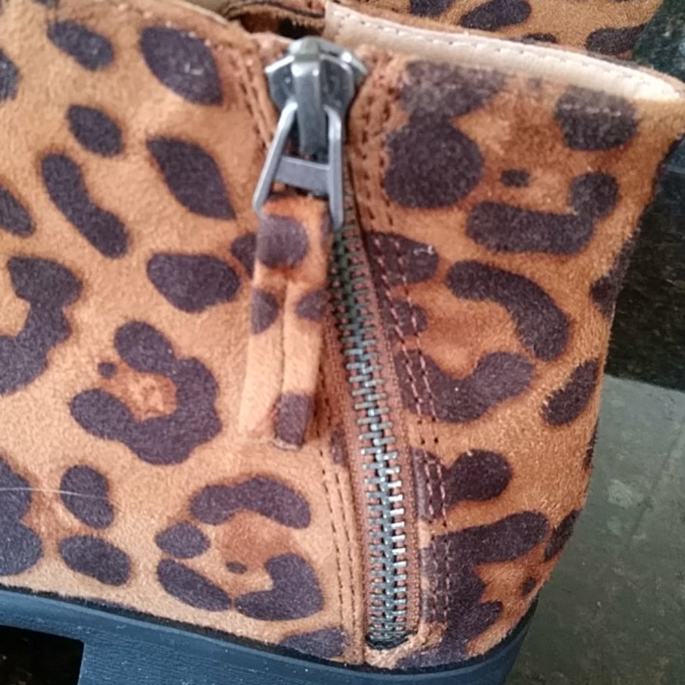 Time and Tru Faux Suede Cheetah Ankle Booties Size 8 - Picture 10 of 12